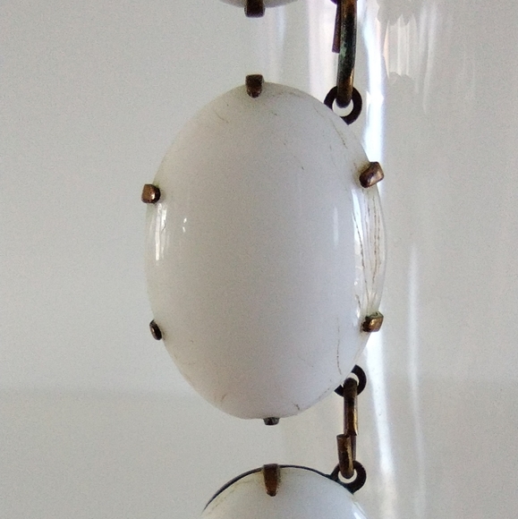 Milk Glass Oval Link Bronze-Tone Metal Necklace Vintage - Picture 4 of 8